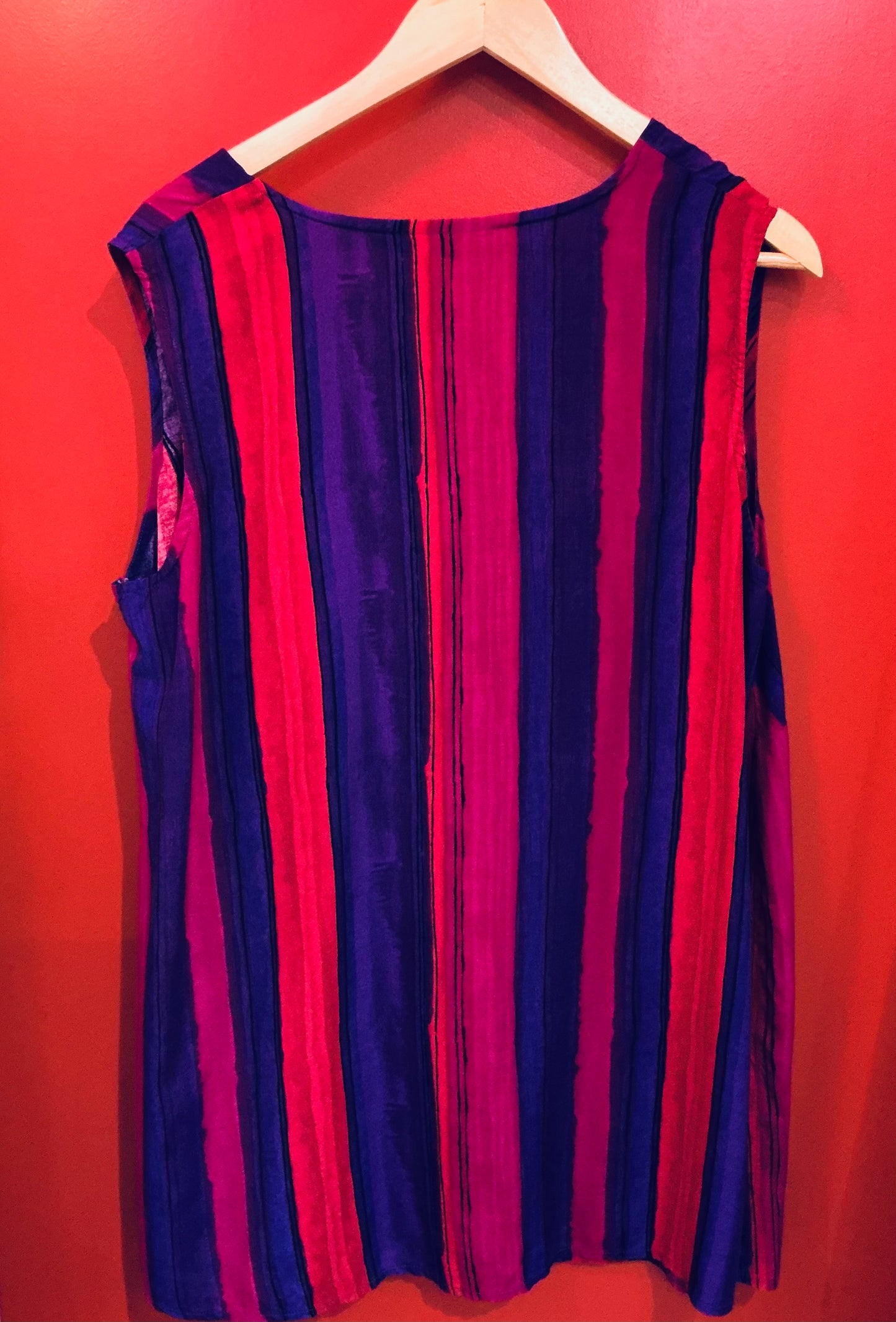 90s Vintage Purple and Red Sleeveless Shirt