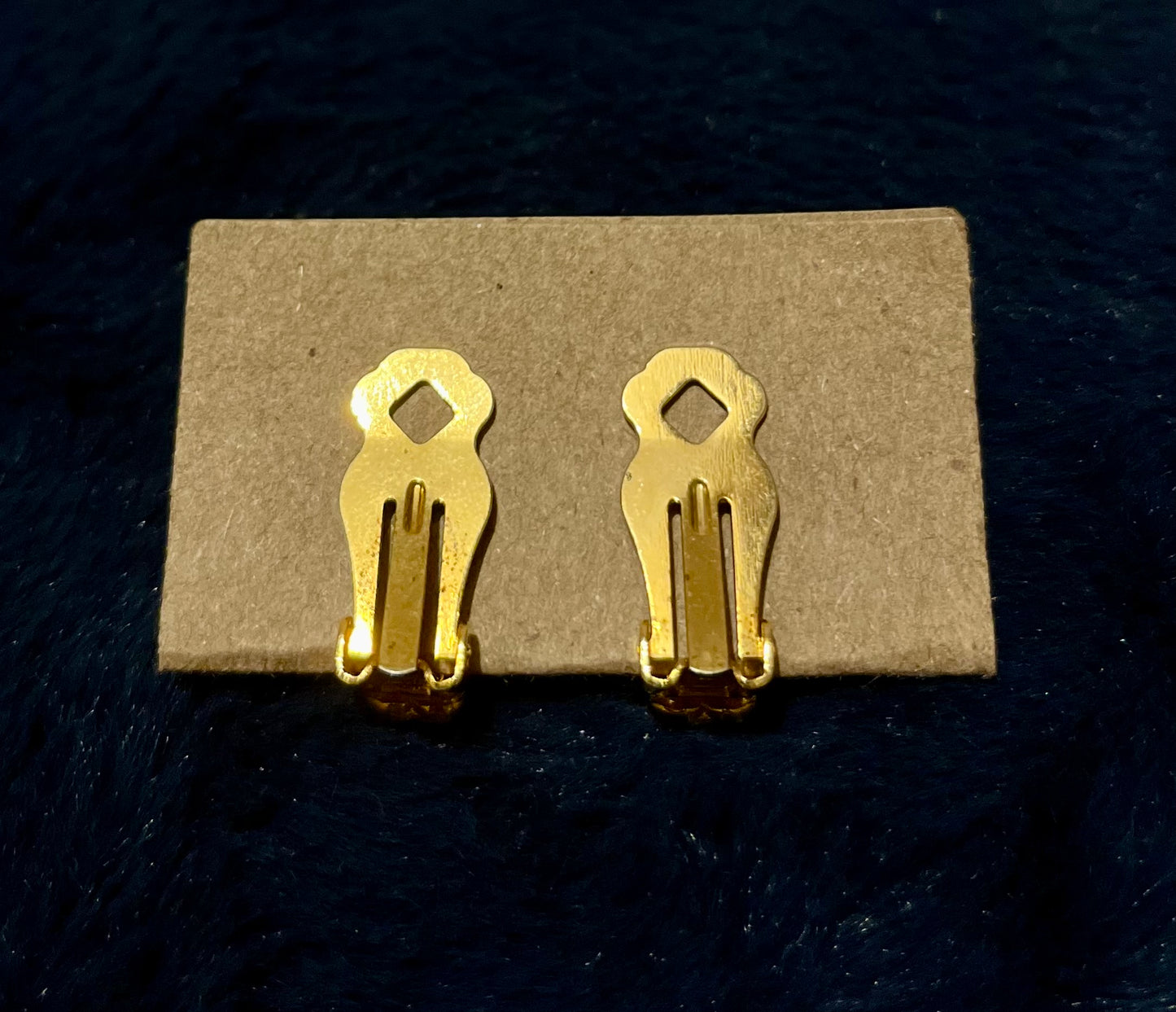 1980s Vintage Criss Cross Style Clip on Earrings