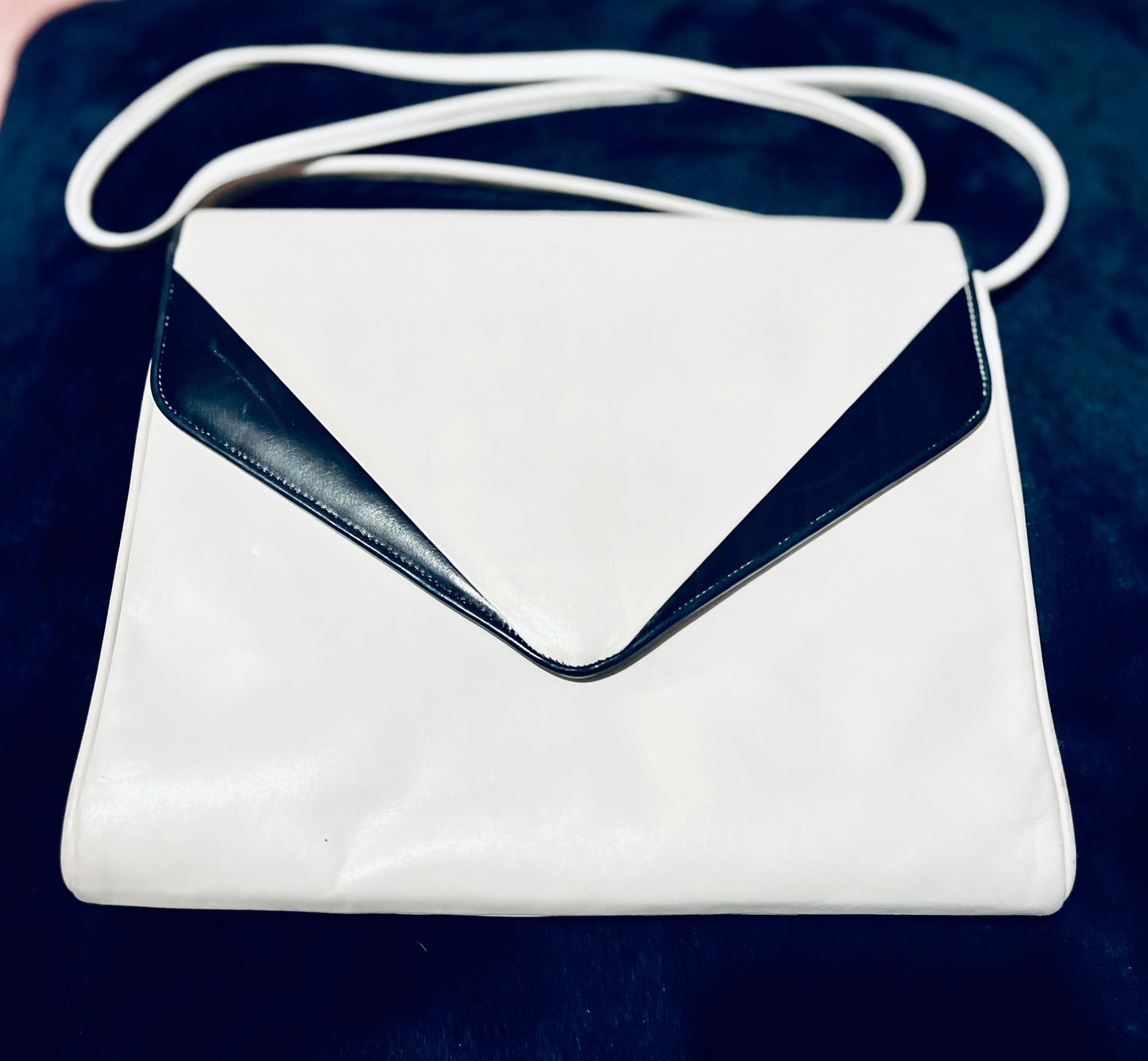 White and Black Debonair 1960s Vintage Handbag