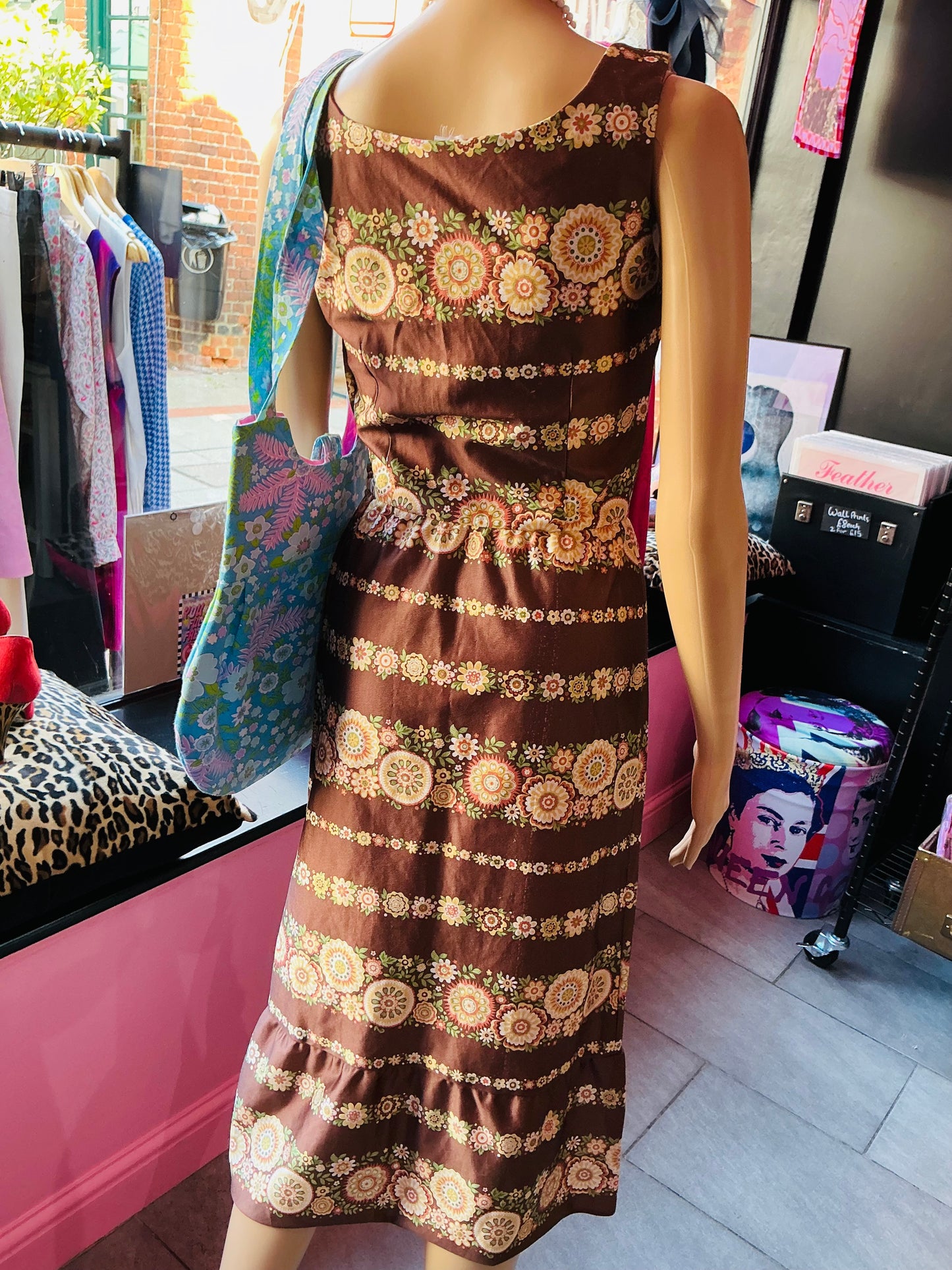 1960s Vintage Beckleidung Brown Retro Floral Slip Dress