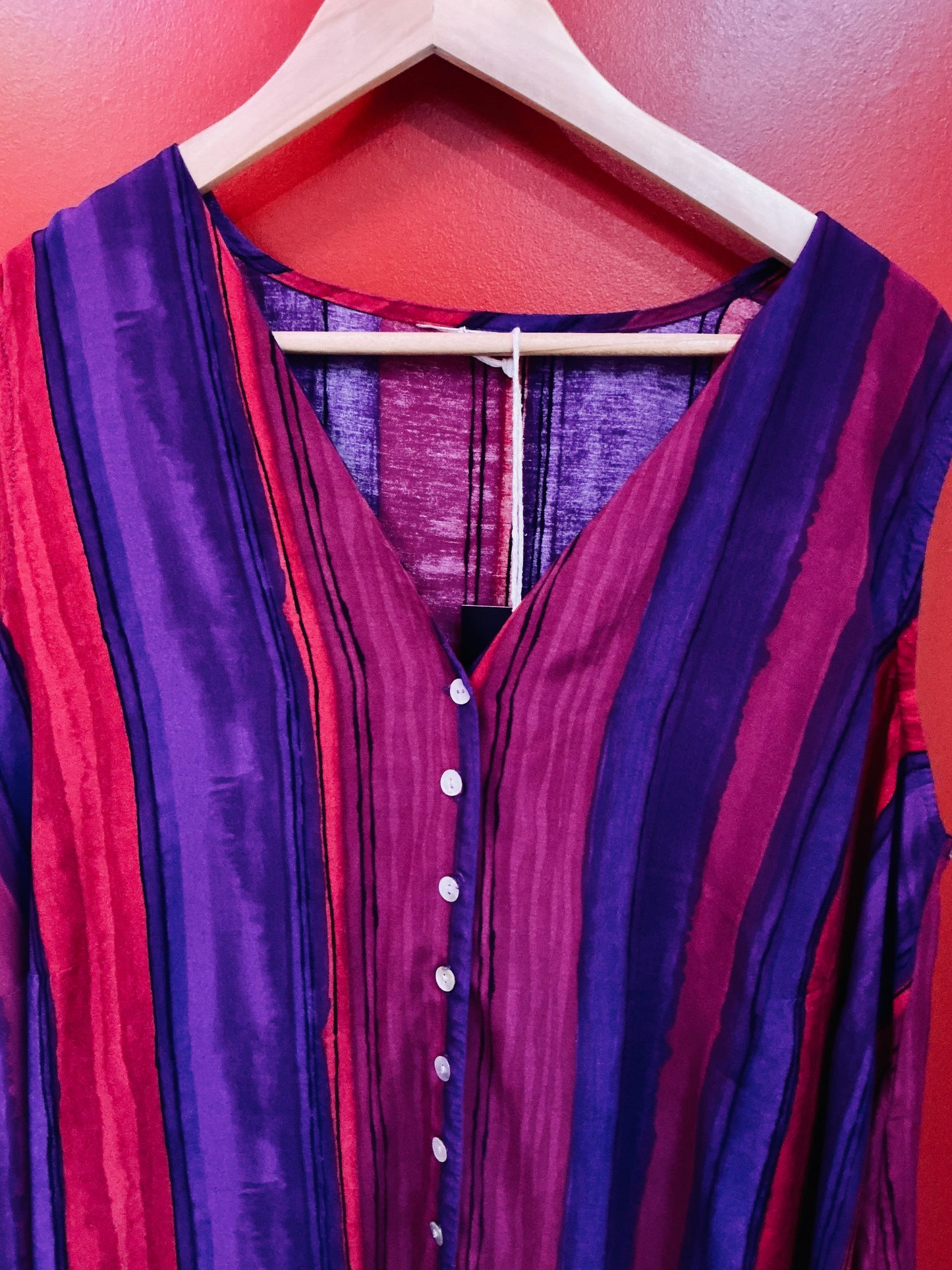 90s Vintage Purple and Red Sleeveless Shirt