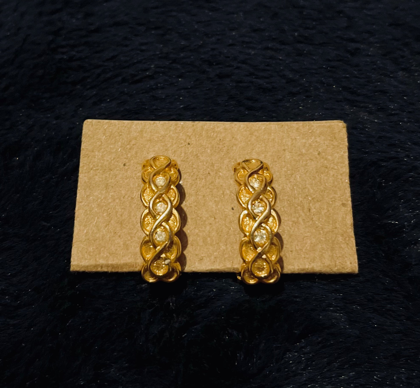 1980s Vintage Criss Cross Style Clip on Earrings