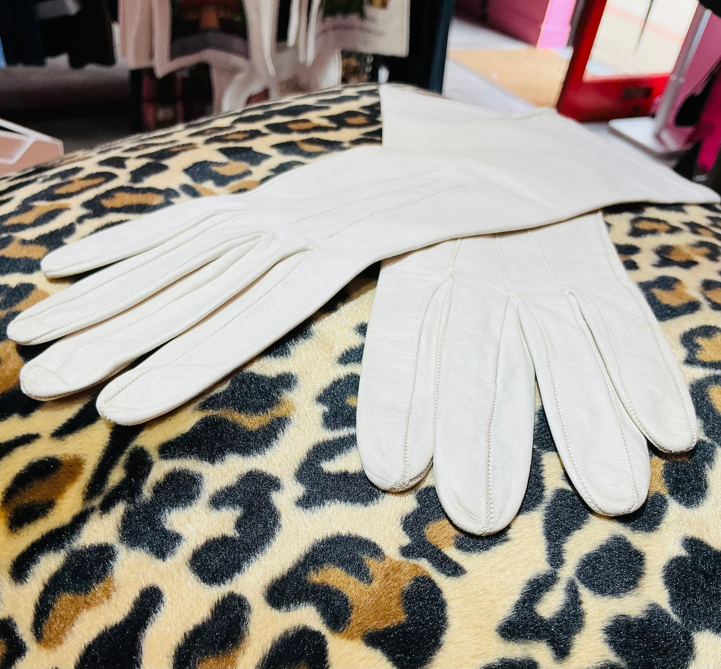 White Leather 1950s Vintage Milore Gloves