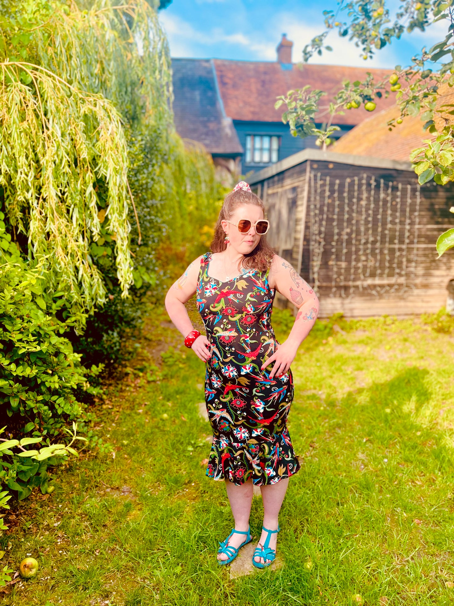 1950s Style Traditional Swallow Bird Print Fishtail Wiggle Dress- Lindy Bop- Size 14