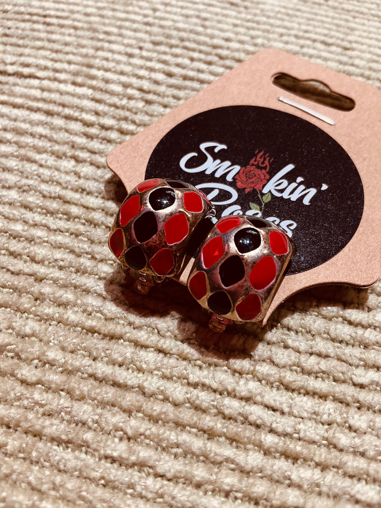 1980s Vintage Black and Red Clip on Earrings