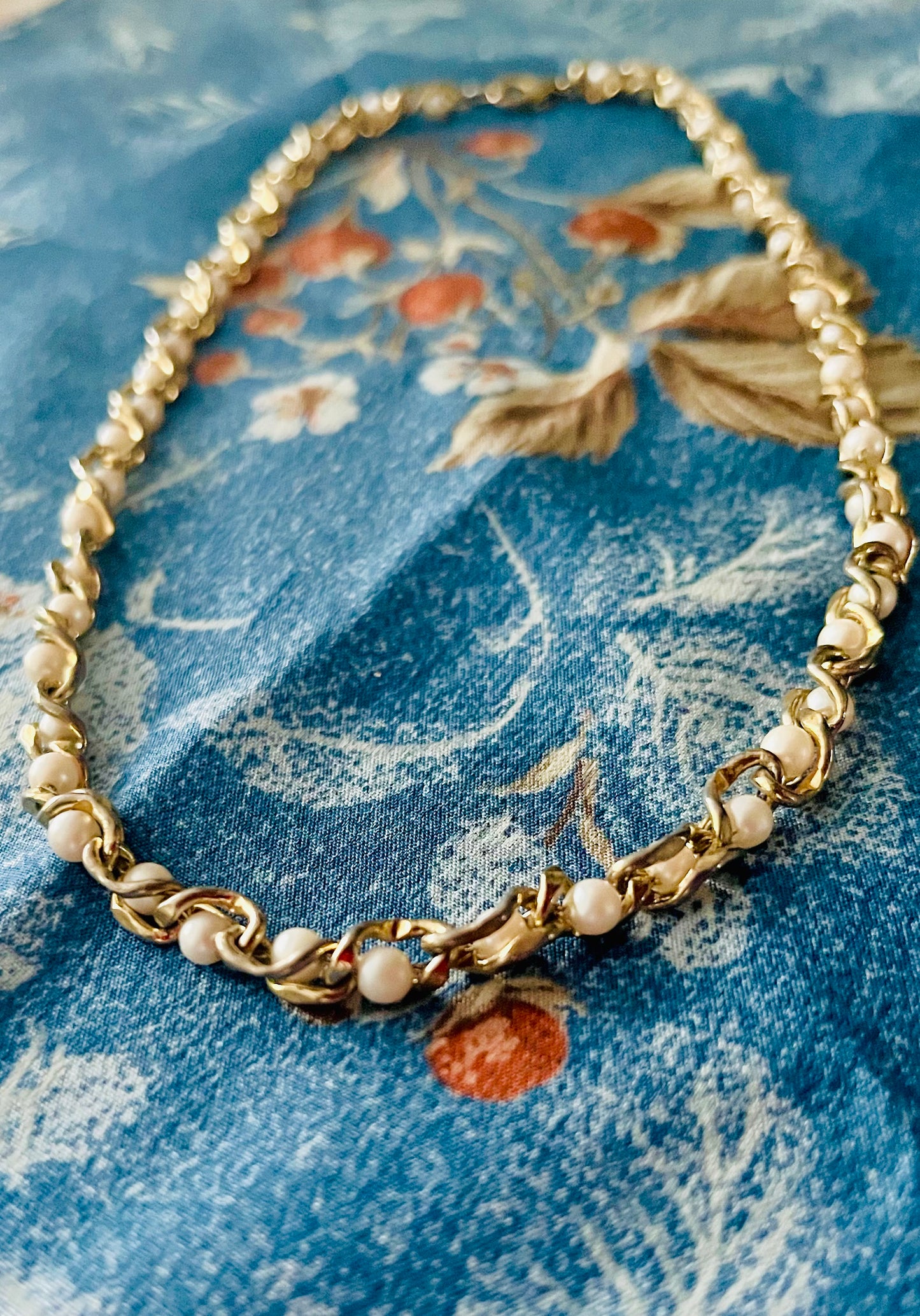 Gold chain necklace with pearls