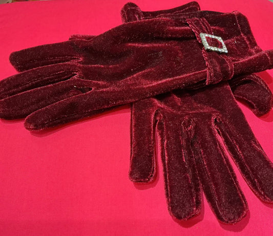 1920s Style Burgundy Velvet Gloves