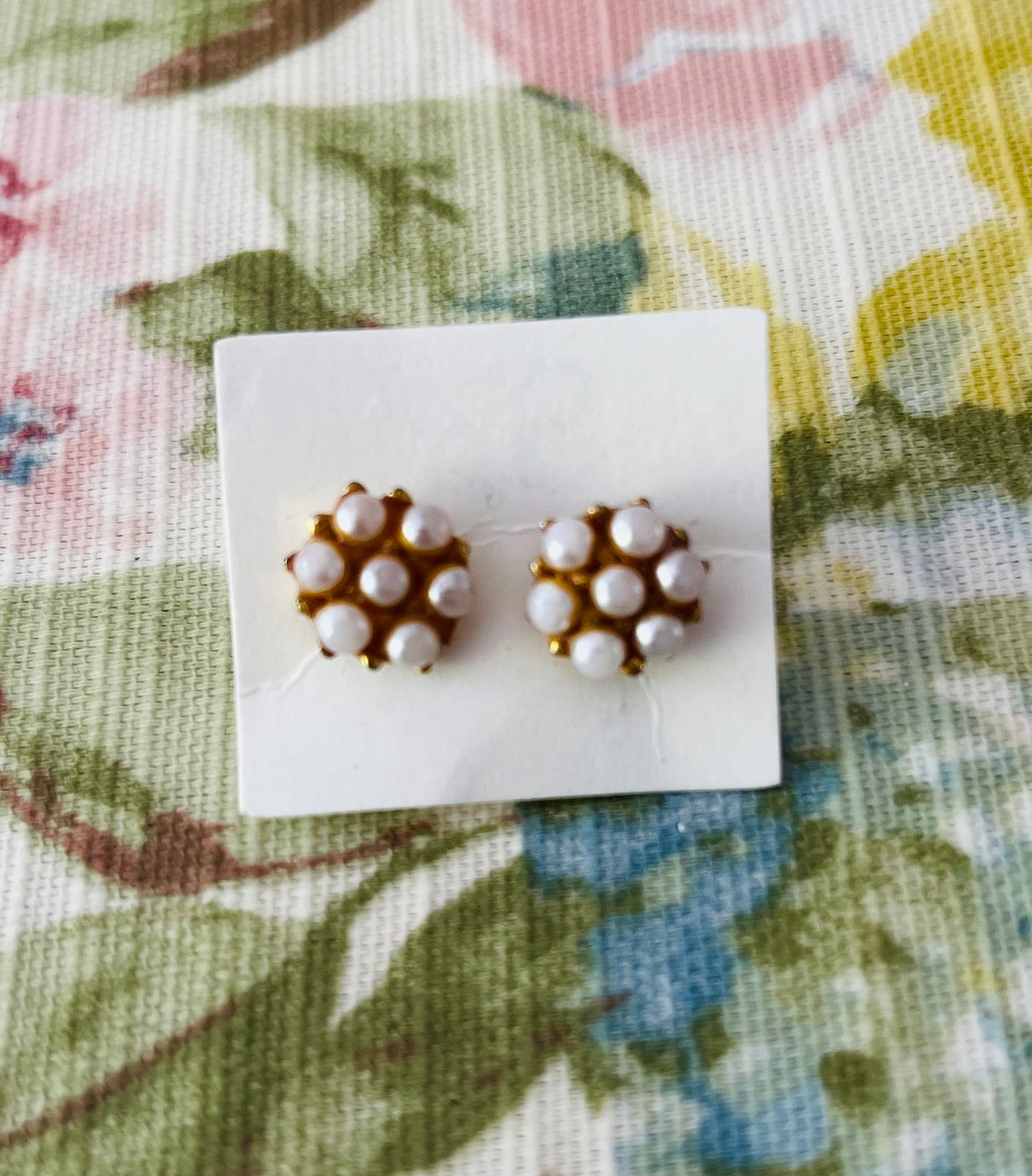 Rose gold pearl stud earrings