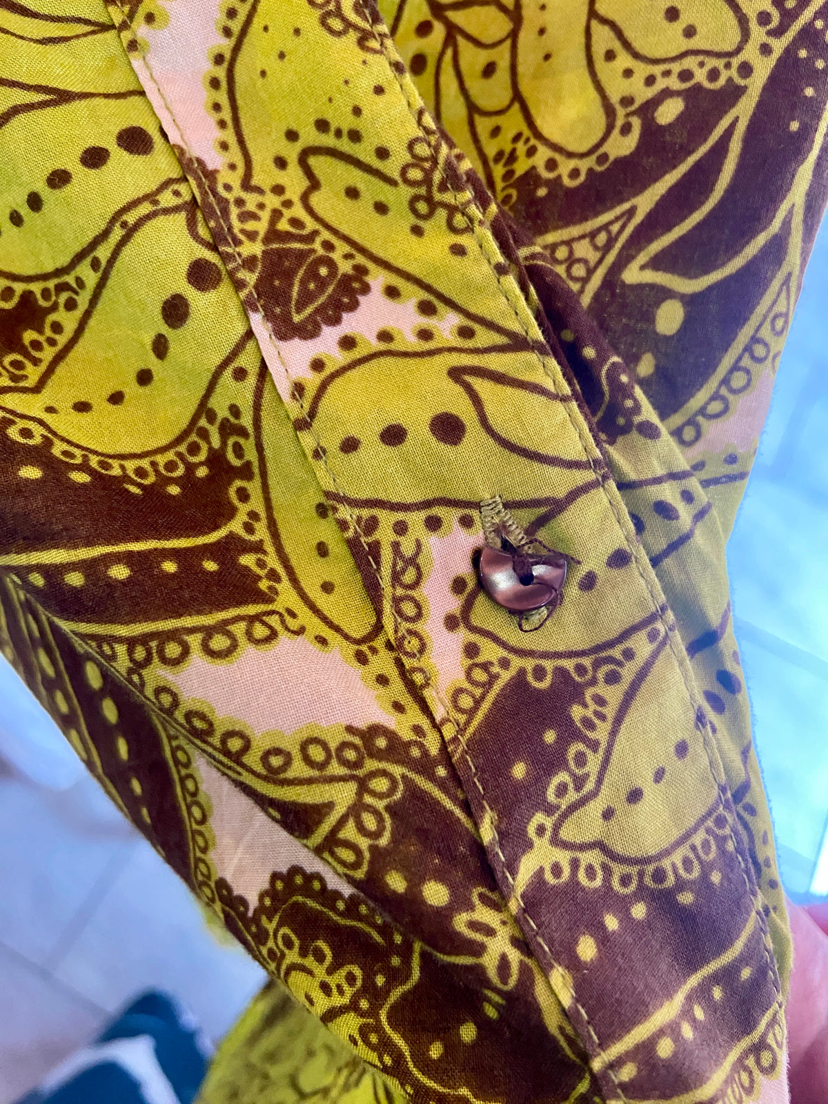 90s Floral Print V-Neck Shirt
