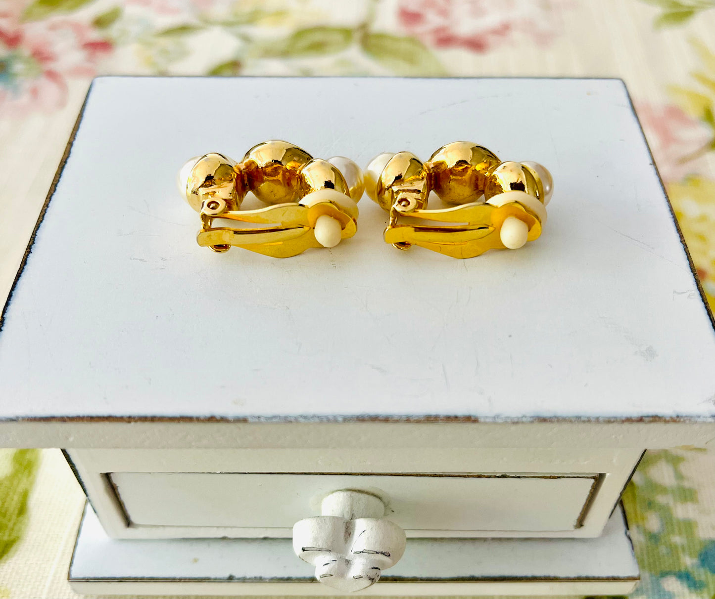 Original 1960s vintage gold pearls