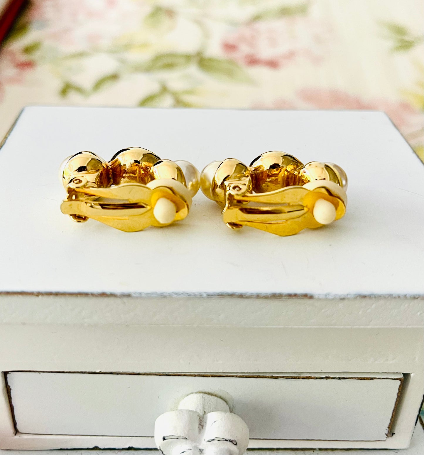 Original 1960s vintage gold pearls