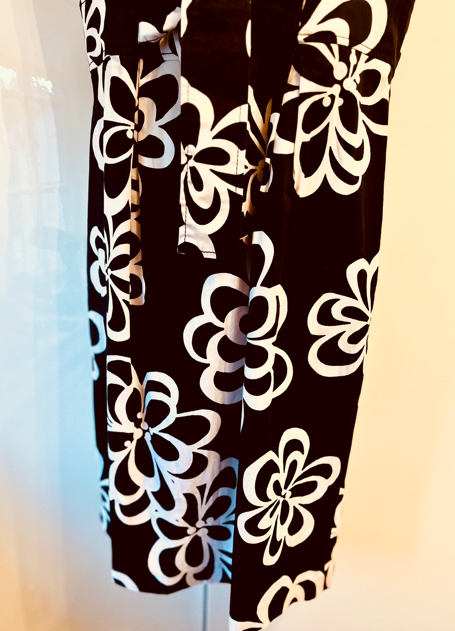 Black and White Retro Floral 1960s Style Jessica Howard Dress