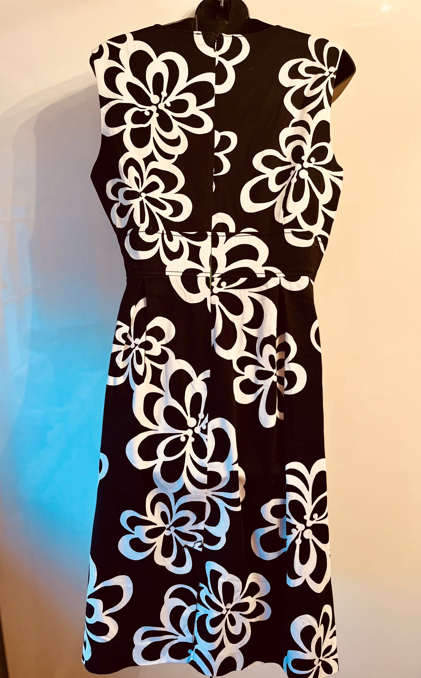 Black and White Retro Floral 1960s Style Jessica Howard Dress