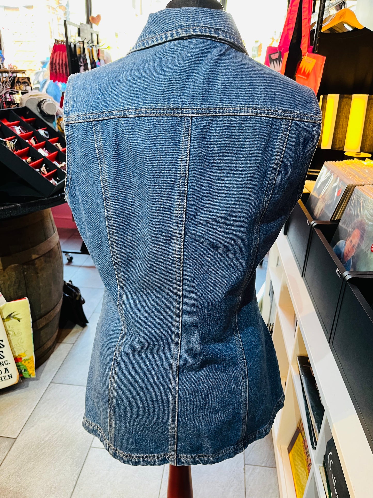 90s Vintage Sussan Sleeveless Denim Shirt