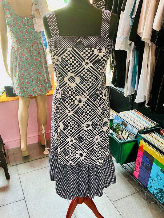 1970s Vintage Navy & White Floral Summer Dress