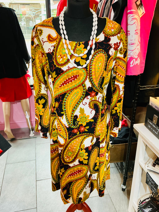 1970s Vintage Paisley Floral Shift Dress