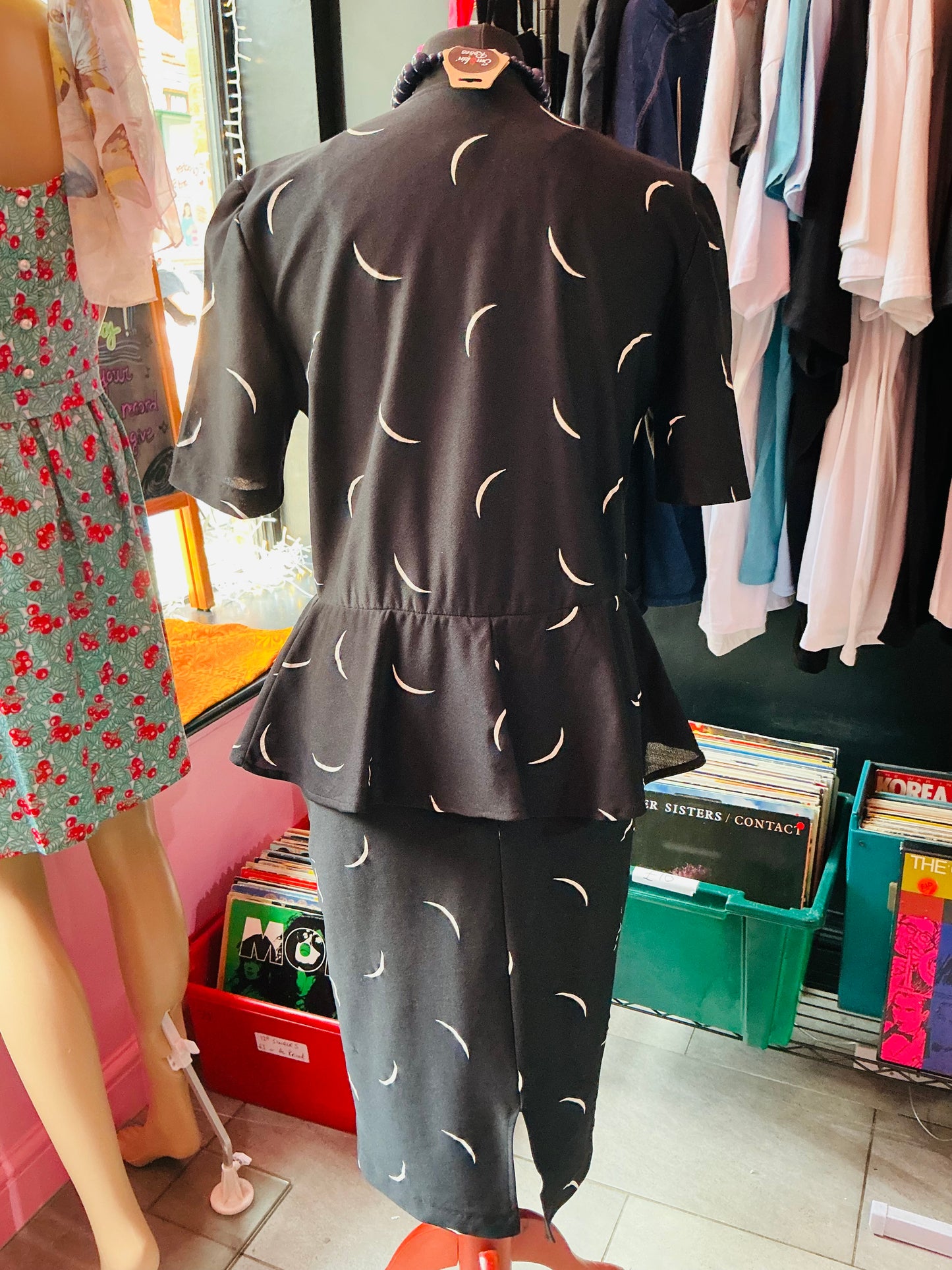 1980s Vintage Tabby of California Black Pencil Dress