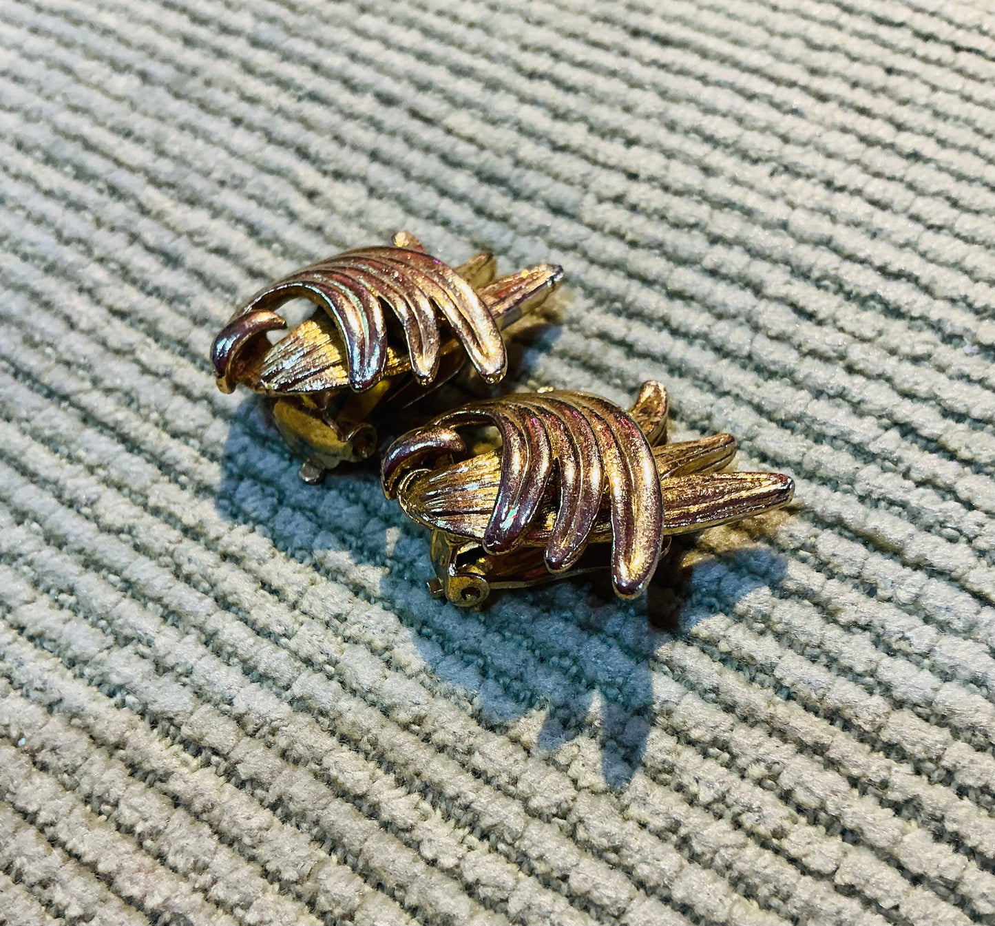 1980s Vintage Art Deco Style Gold Clip on Earrings