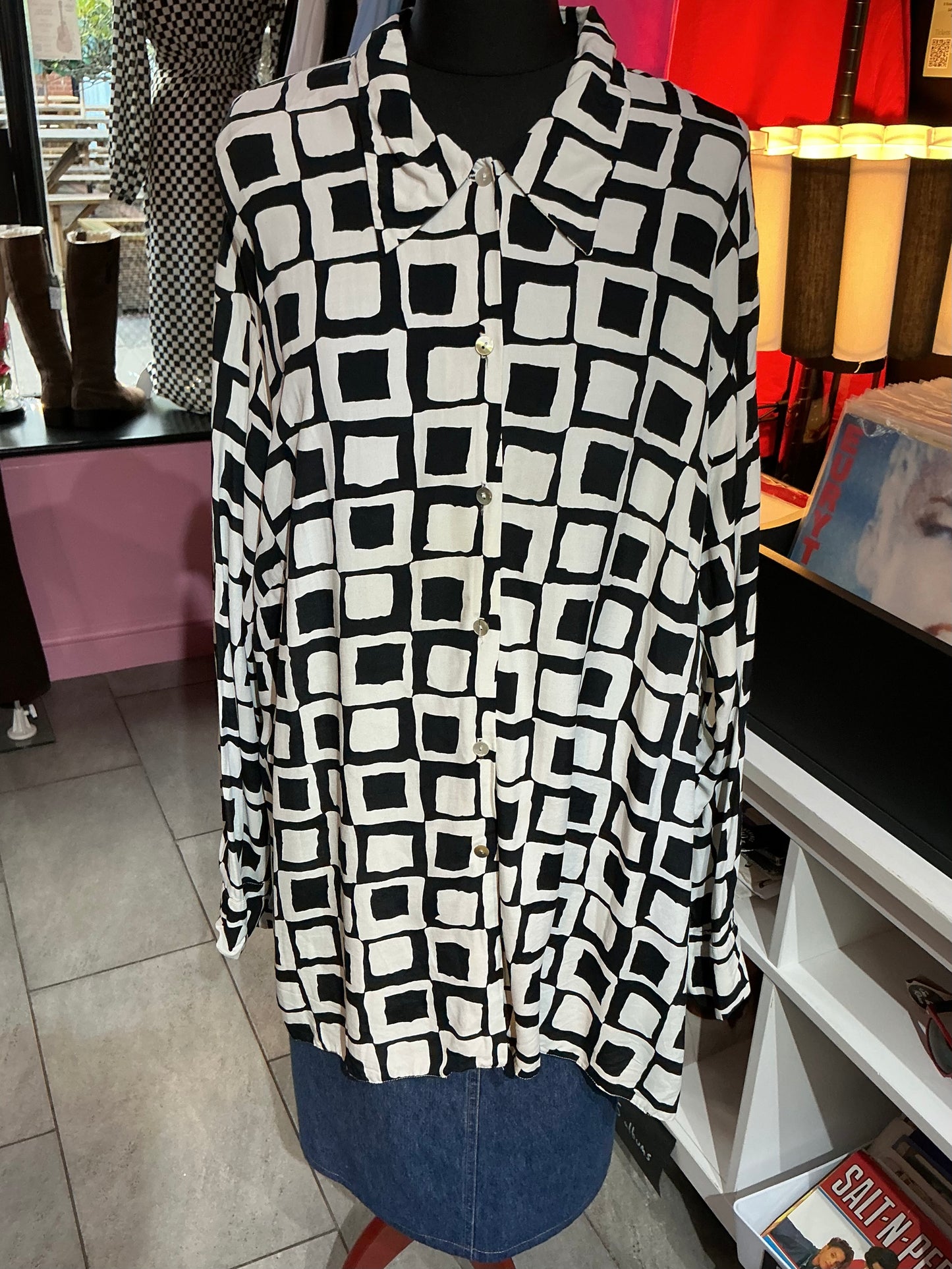 1990s Vintage Monochrome Geometric Shirt