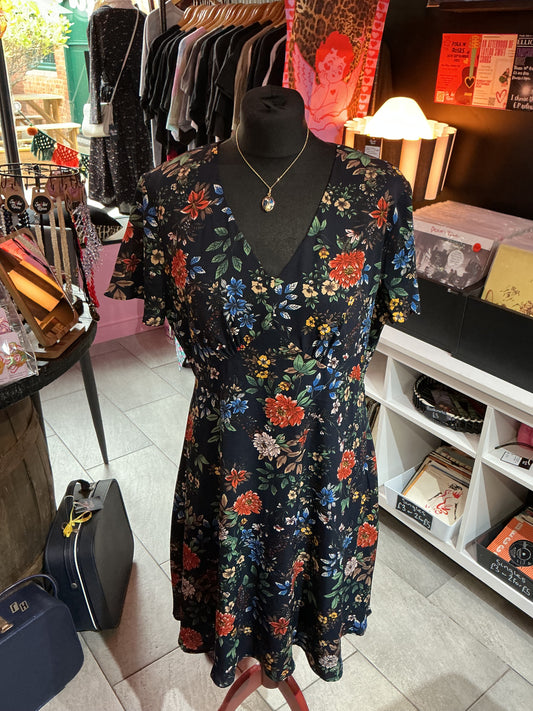 Navy Floral Yumi Dress