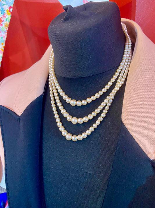 1960s Layered Pearl Look Necklace
