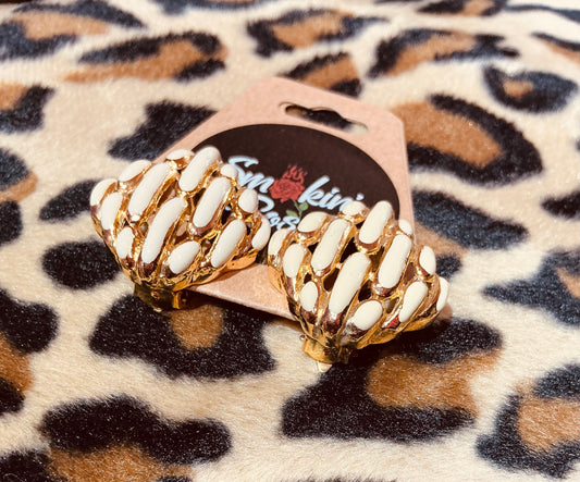 1980s Vintage Cream and Gold Clip On Earrings