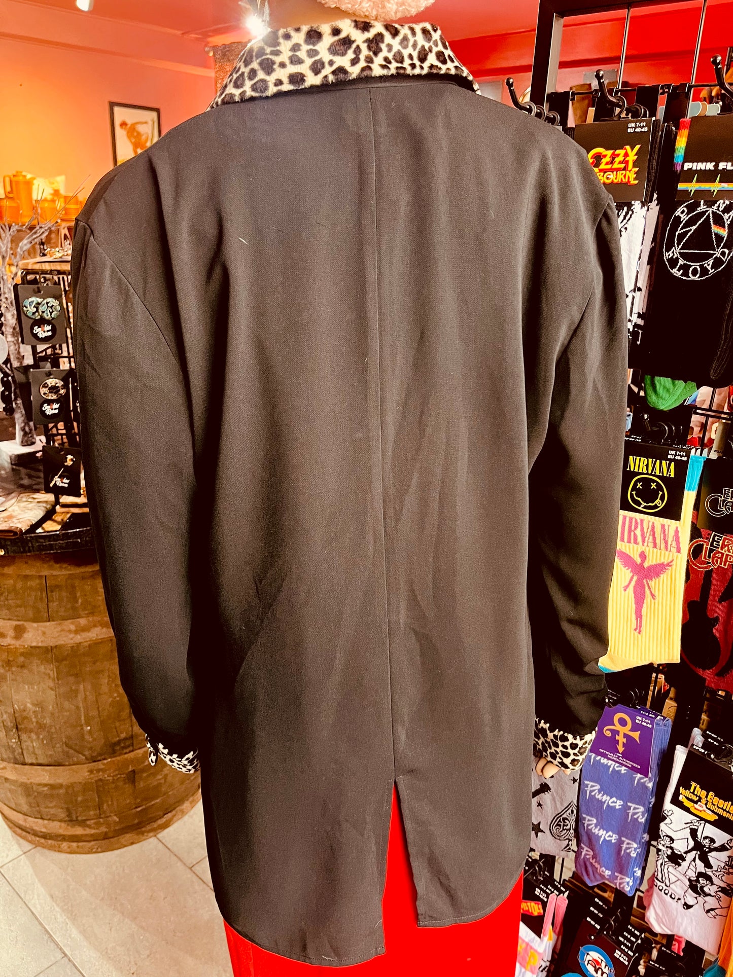 1980s Vintage Yessica Black Leopard Print Shirt