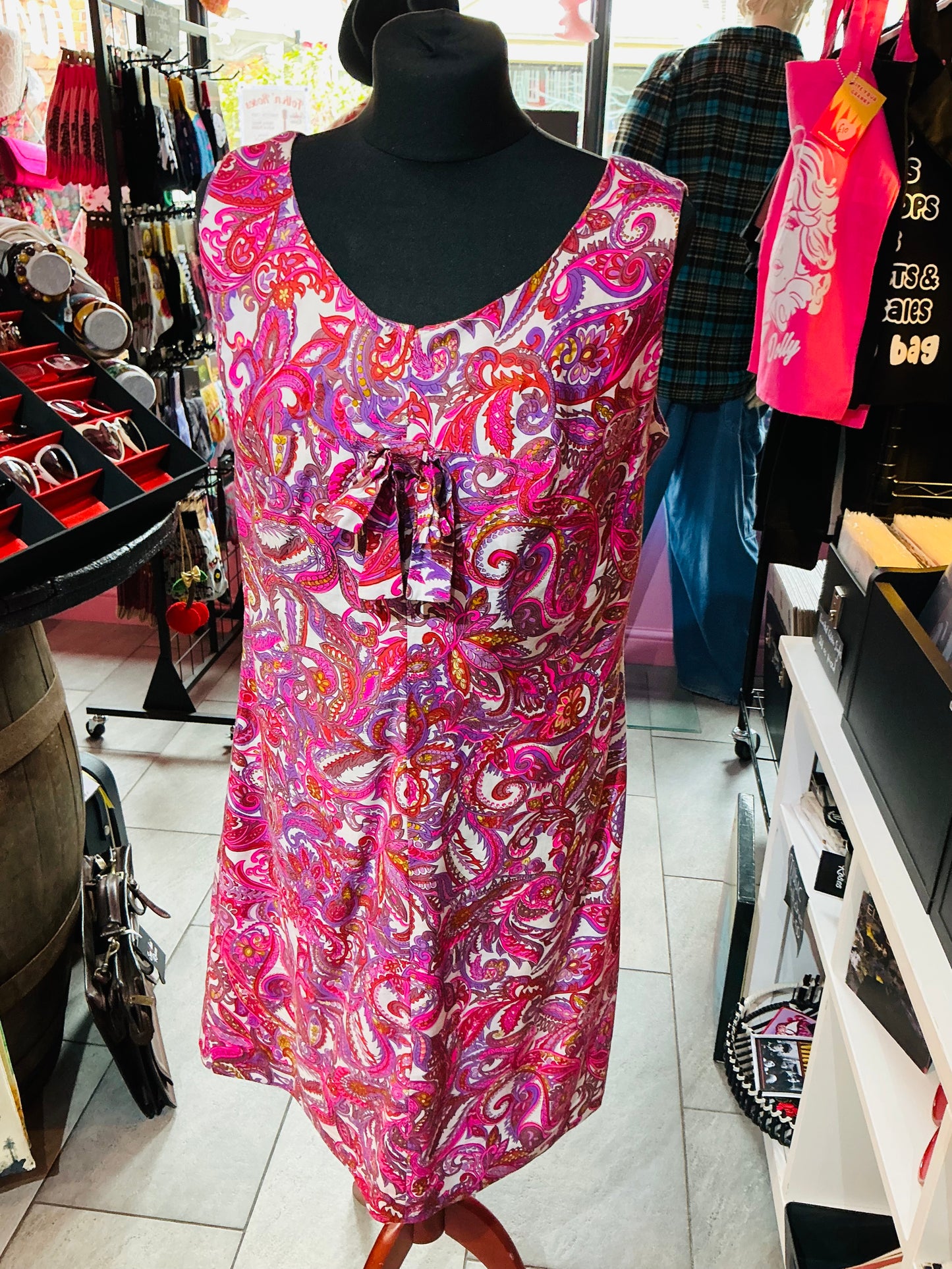 1960s Vintage Pink Paisley Horrockses Shift Dress