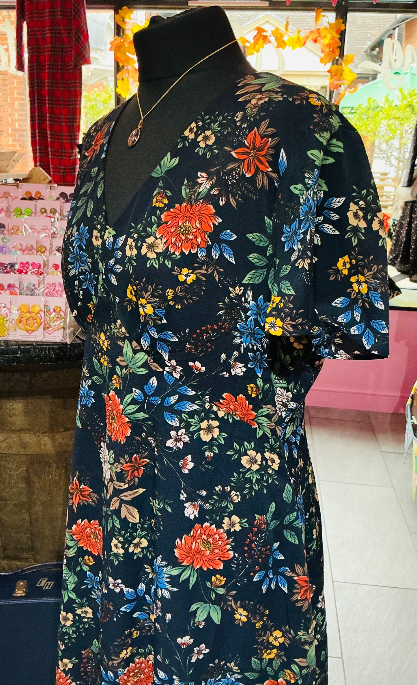 Navy Floral Yumi Dress
