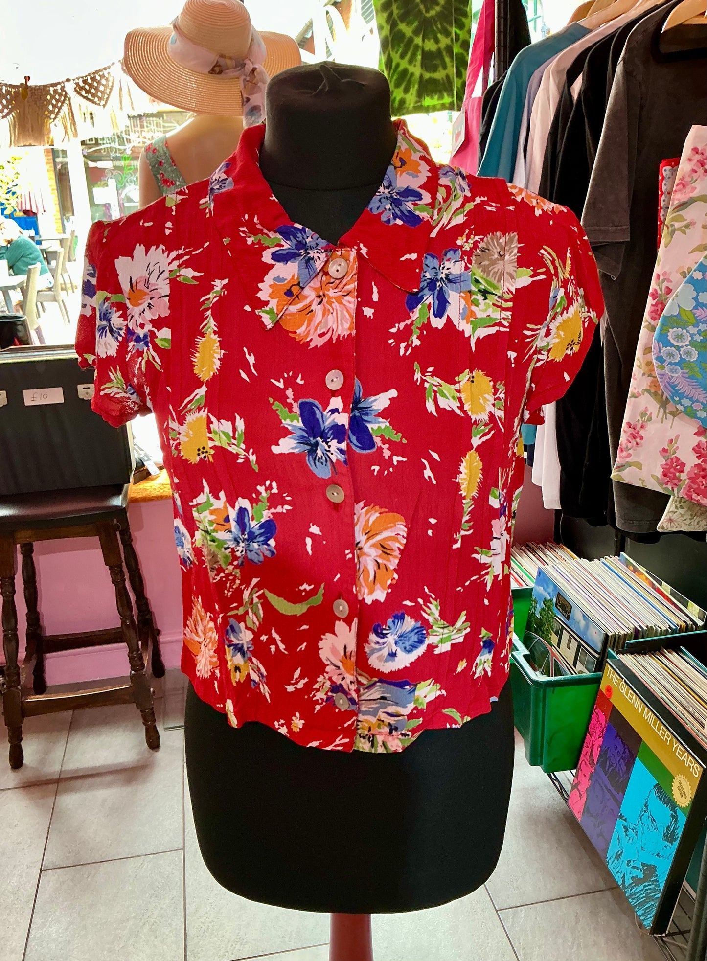 90s Vintage French Connection Red Floral Cropped Shirt