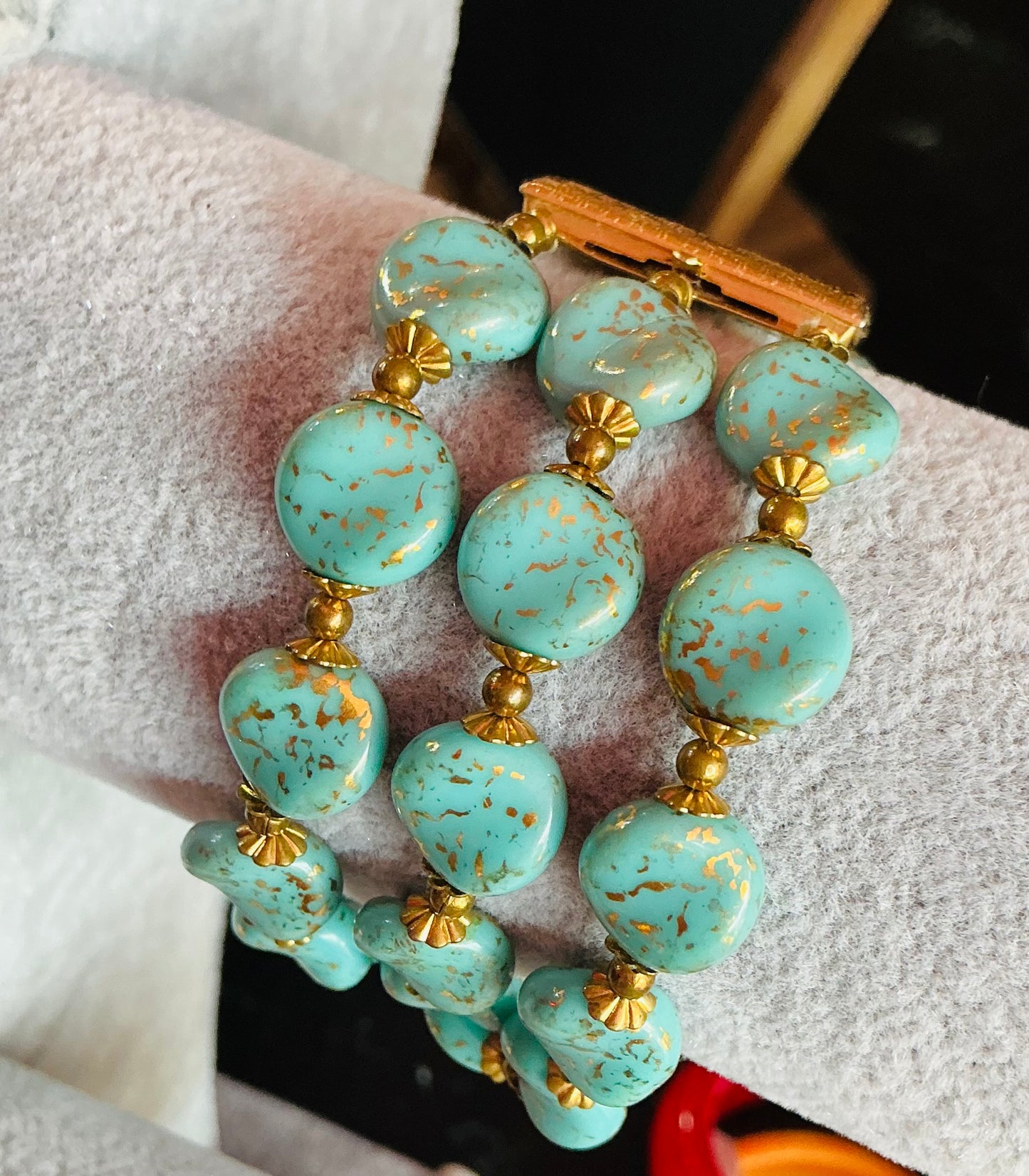 1970s Vintage Turquoise and Gold Bracelet