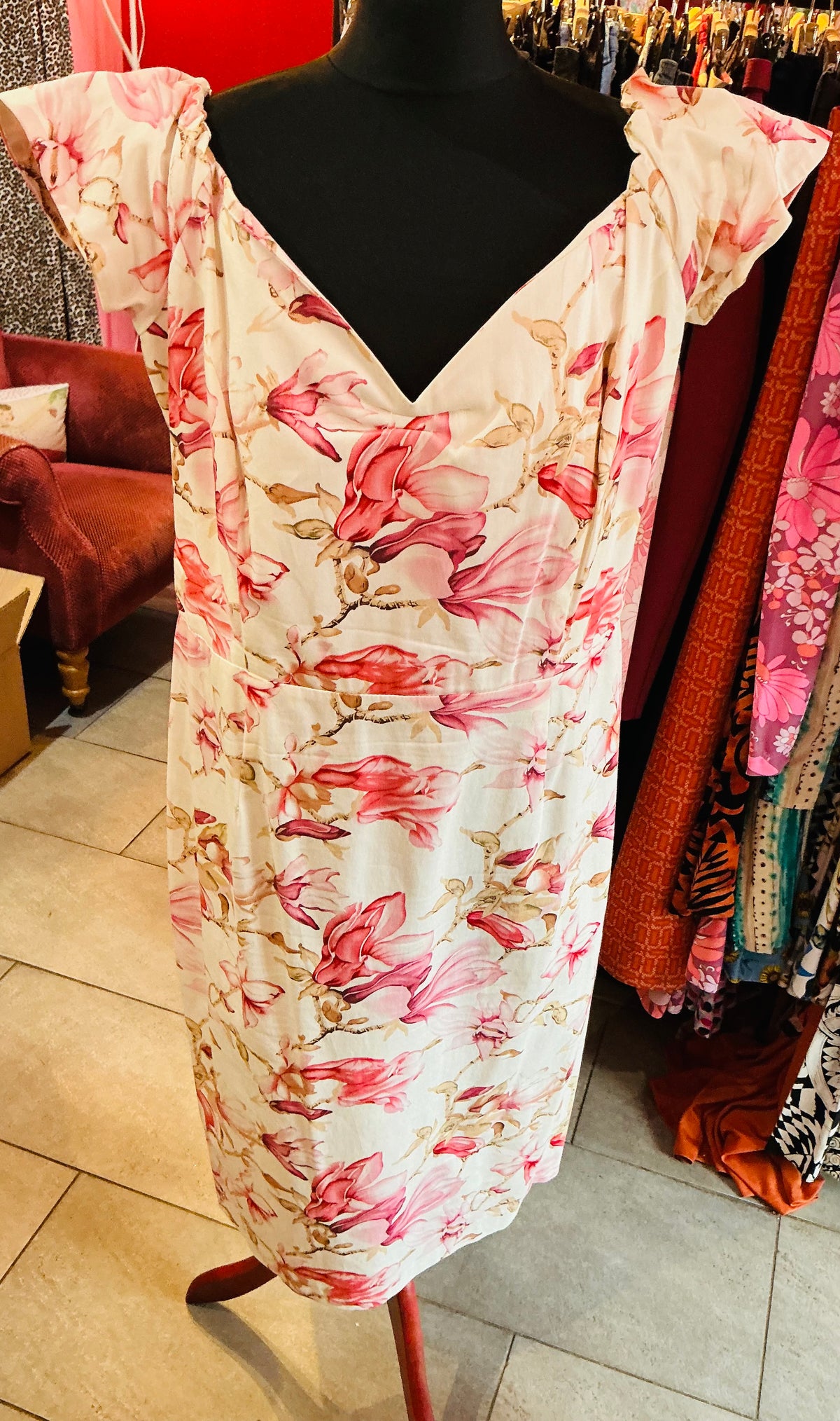 1950s Style Japanese Floral Pink and White Pencil Dress