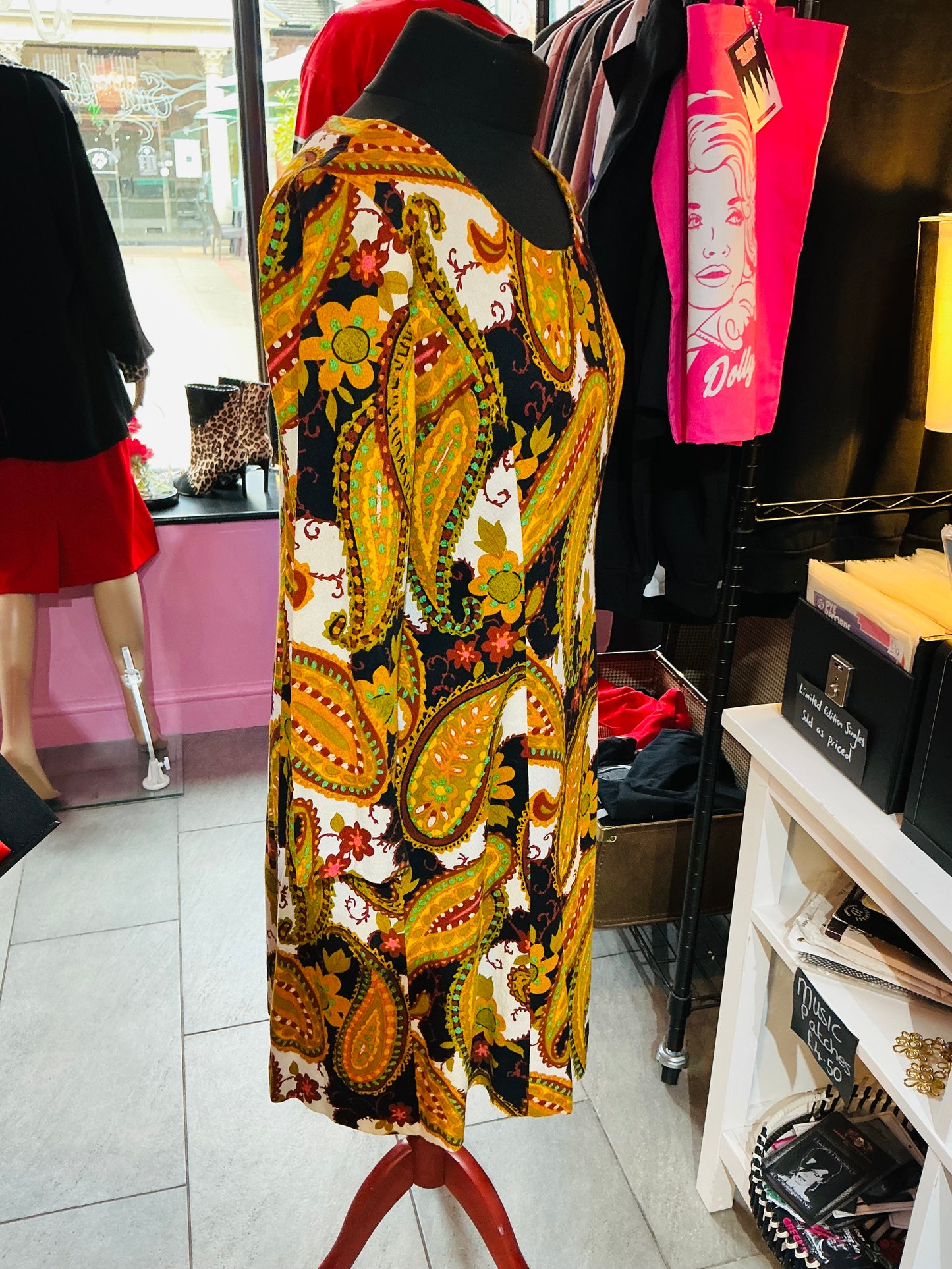 1970s Vintage Paisley Floral Shift Dress