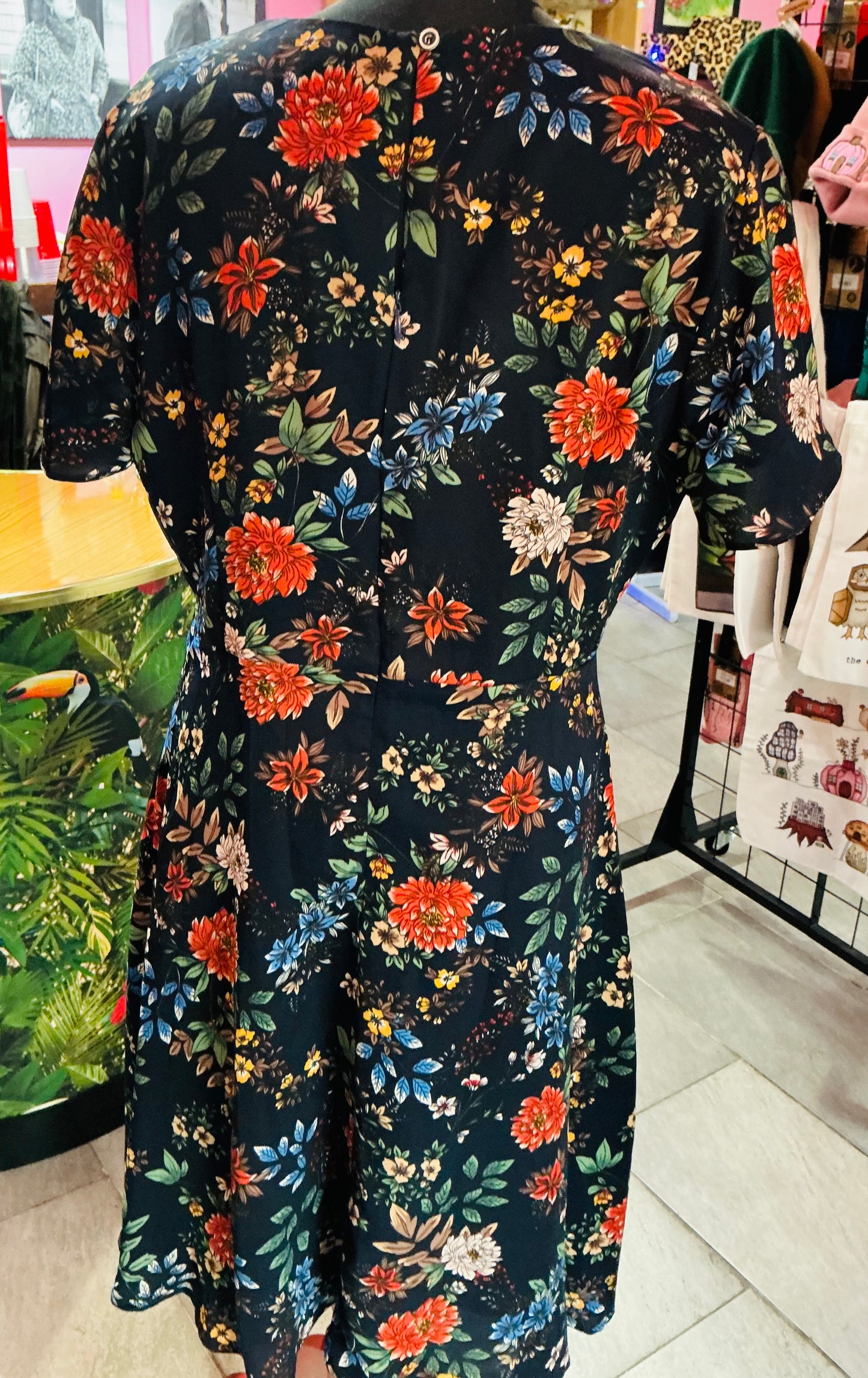 Navy Floral Yumi Dress