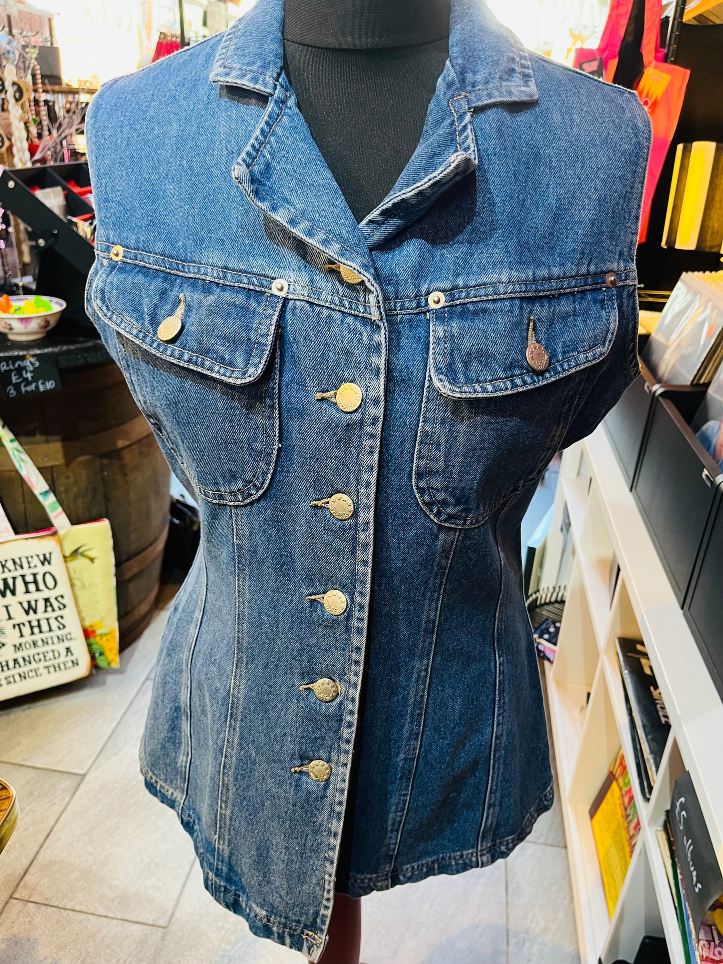 90s Vintage Sussan Sleeveless Denim Shirt