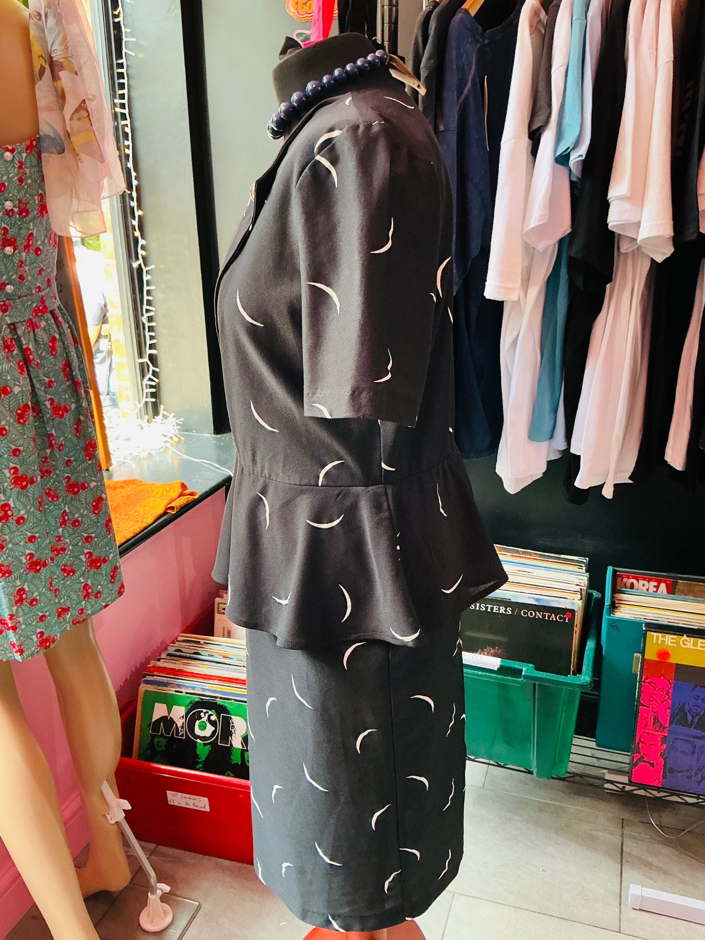 1980s Vintage Tabby of California Black Pencil Dress