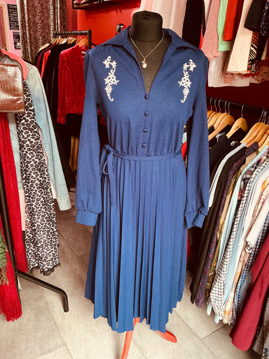 1970s Vintage Diolen Navy Blue Pleated Midi Dress