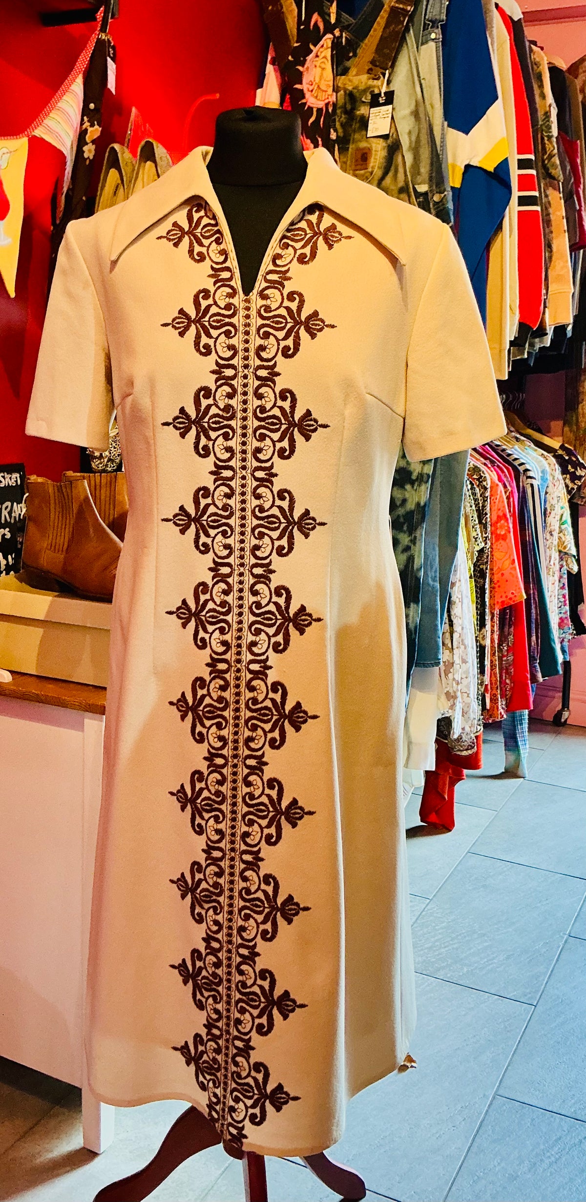1970s Vintage Fair Lady Cream Embroidered Dress