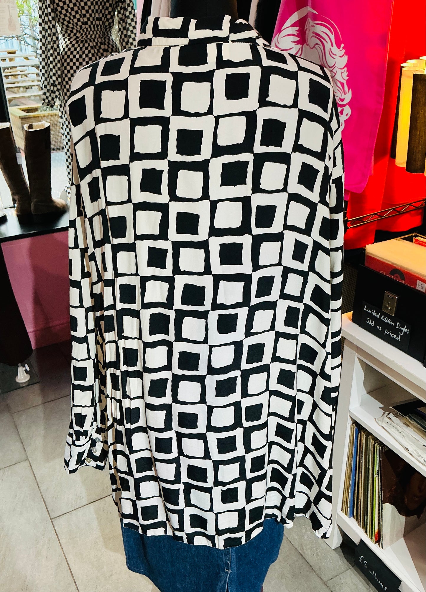 1990s Vintage Monochrome Geometric Shirt