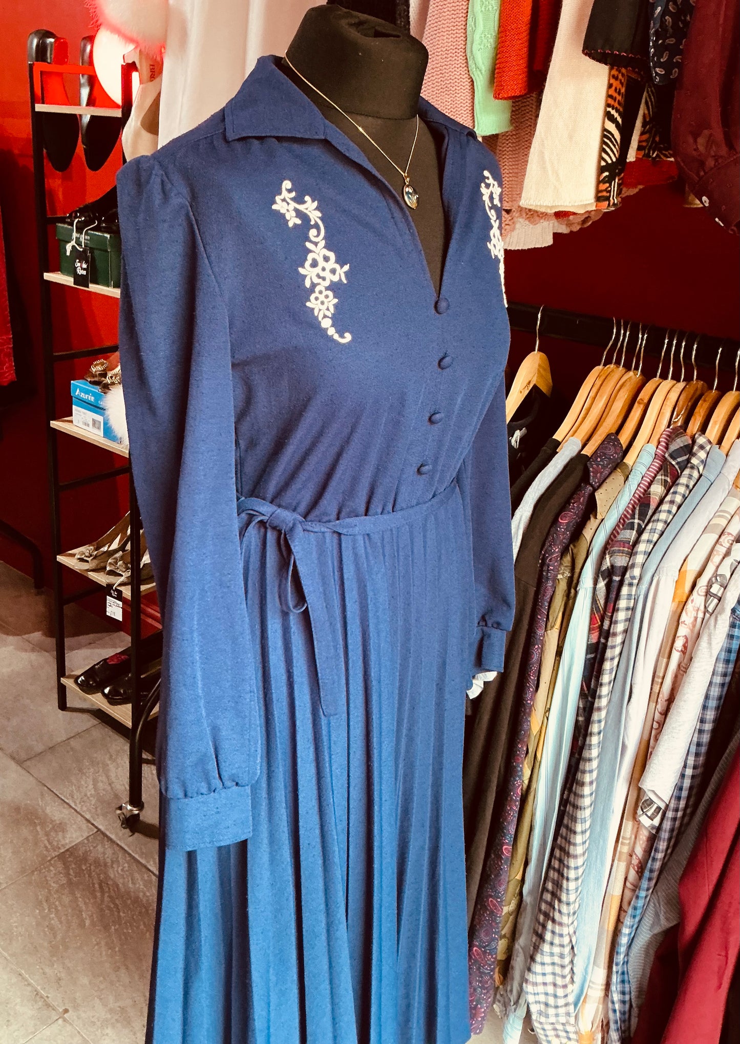 1970s Vintage Diolen Navy Blue Pleated Midi Dress
