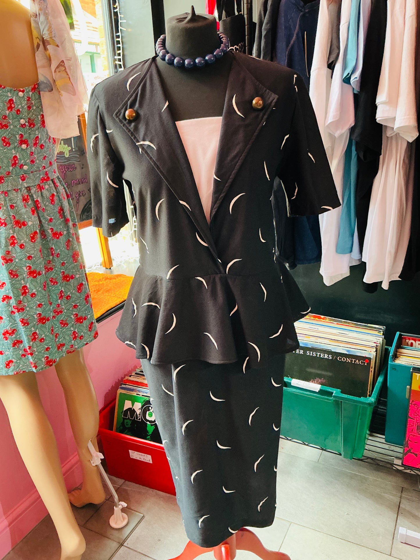 1980s Vintage Tabby of California Black Pencil Dress
