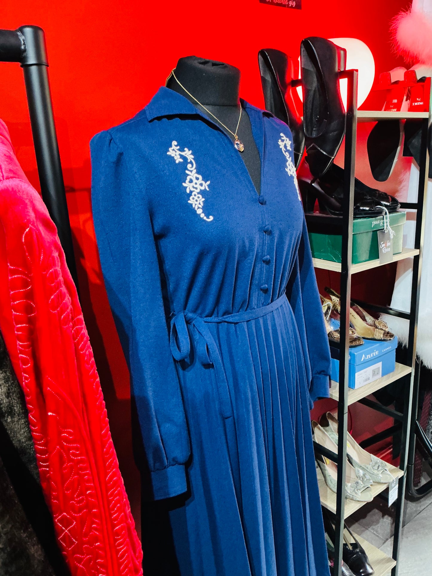 1970s Vintage Diolen Navy Blue Pleated Midi Dress