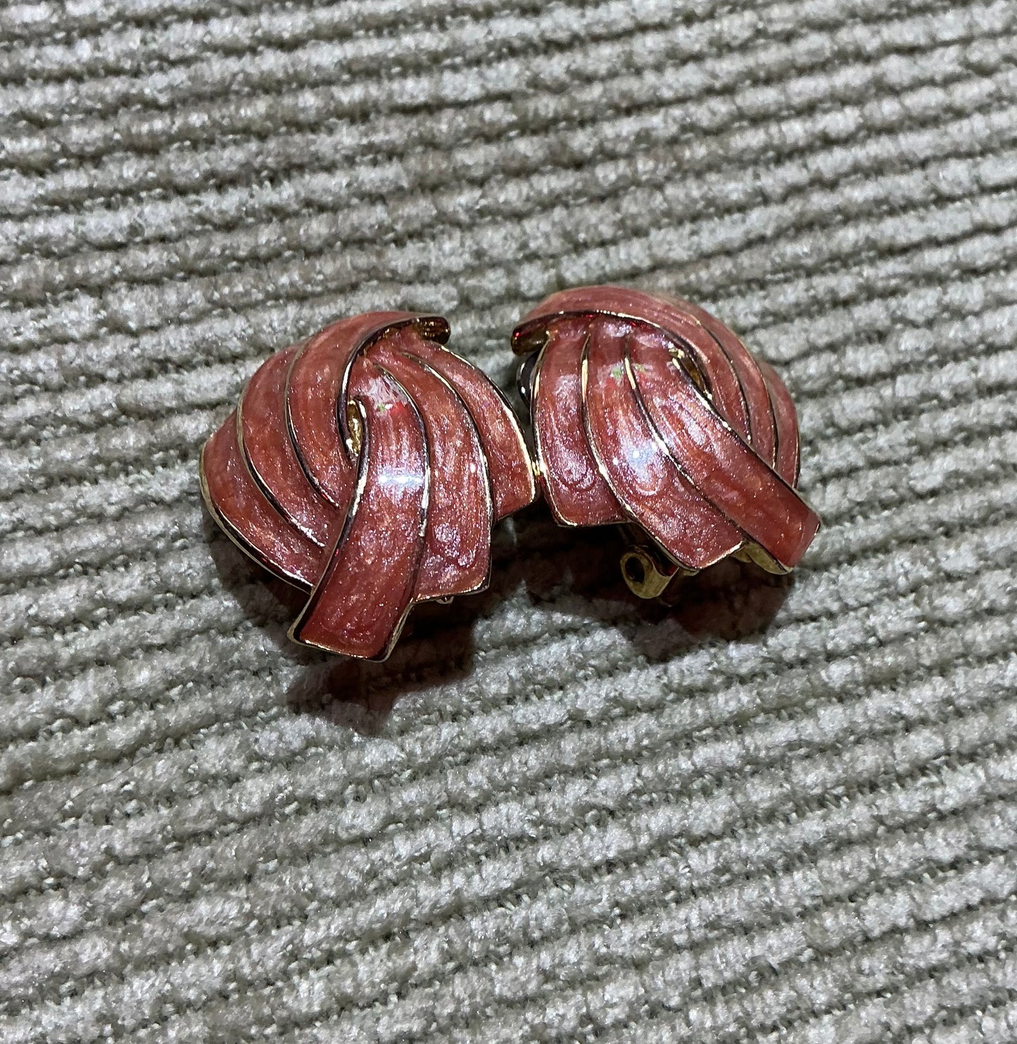 1980s Vintage pink and Gold Art Deco Style Clip on Earrings