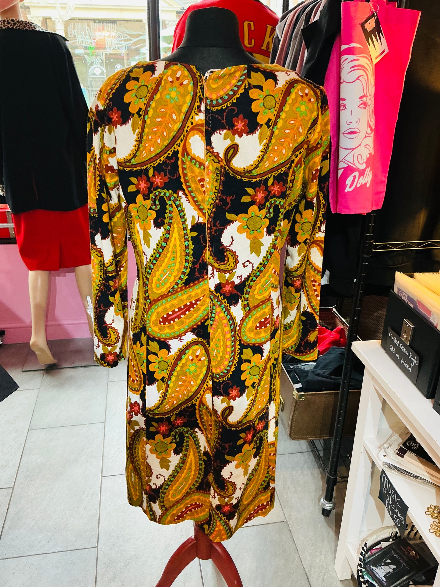 1970s Vintage Paisley Floral Shift Dress