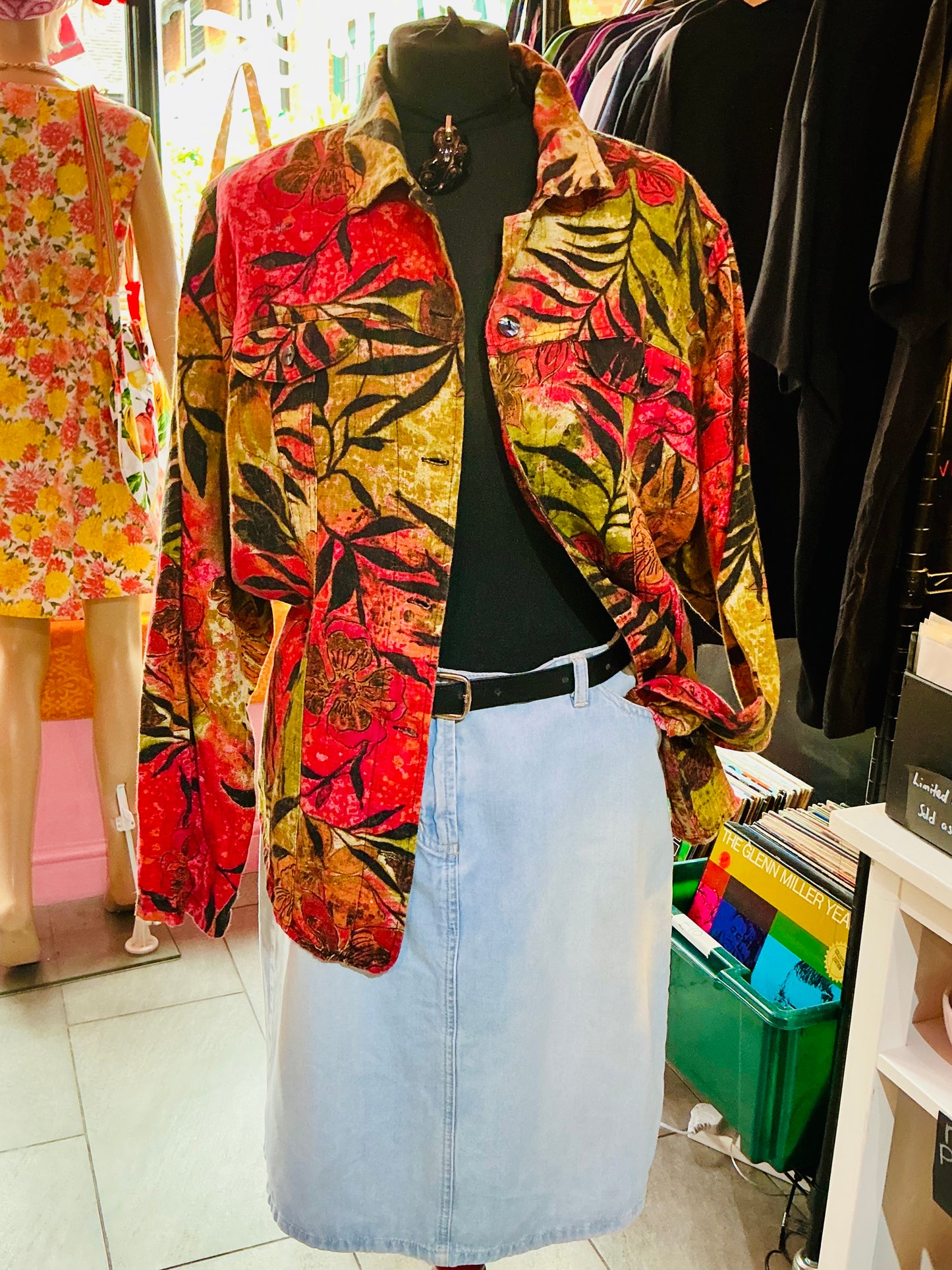1990s Vintage Tropical Floral Linen Jacket